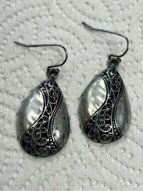 Premier Designs Silver Swirl Teardrop Paisley Dangle Earrings Whimsigoth Boho